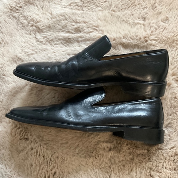 ** Men’s GUCCI Shoes** - Picture 4 of 6